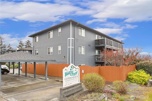 apt-c302-300 N Oak Harbor St, Oak Harbor, WA, 98277-4448 | Card Image
