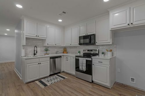 5837 Denova St, Baton Rouge, LA, 70812-2106 | Card Image