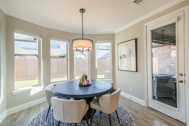 Look at this sunny dining area! | Image 16