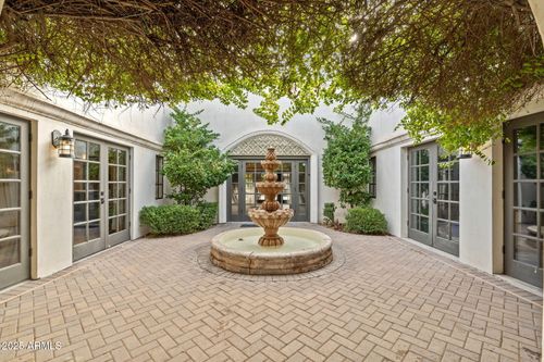 135 E Maryland Ave, Phoenix, AZ, 85012-1125 | Card Image