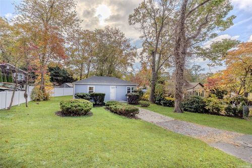 8 Laurel Road, Rocky Point, NY, 11778 | Card Image