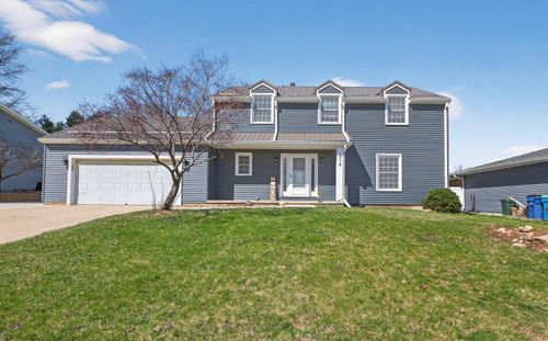 914 Lynda Rd, Waterloo, IA, 50701-5222 | Card Image