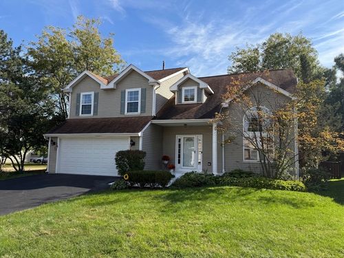 139 N Crooked Lake Ln, Lindenhurst, IL, 60046-6437 | Card Image