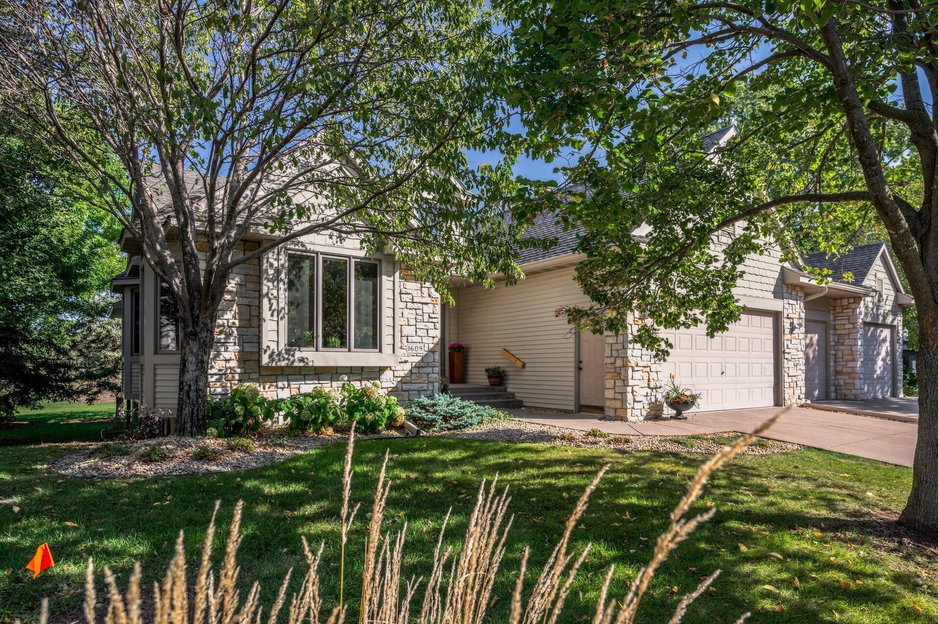 Questwood Dr, Saint Paul, MN 55113