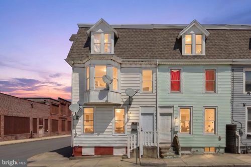 137 N West St, YORK, PA, 17401-3329 | Card Image