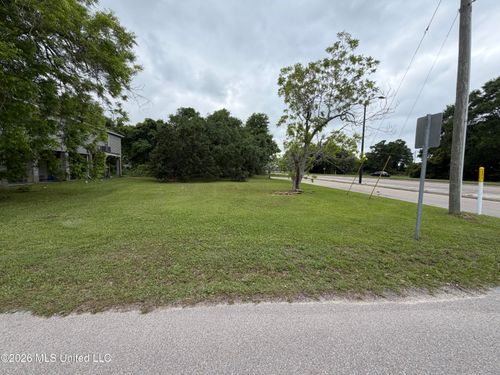 341 Collier St, Biloxi, MS, 39530-2621 | Card Image