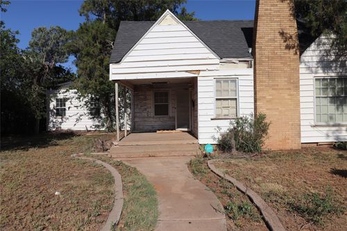 1402 Avenue K, Anson, TX, 79501-4230 | Card Image