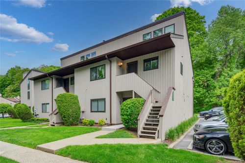 324 N Greeley Ave, Chappaqua, NY, 10514-2748 | Card Image