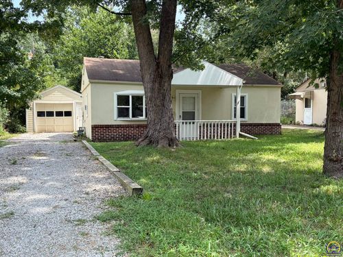 1724 Sw Green Acres Ave, Topeka, KS, 66604 | Card Image