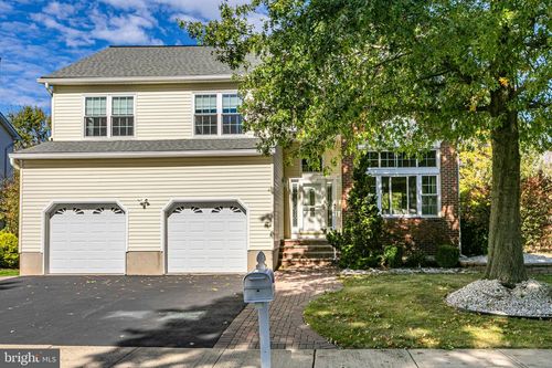 13 Setter Pl, Kendall Park, NJ, 08824-1469 | Card Image