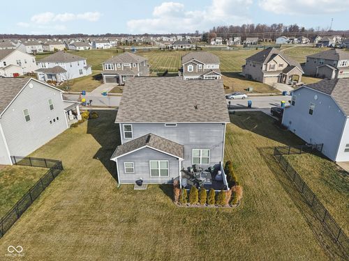 15437 Eastpark Cir W, Fishers, IN, 46037-4606 | Card Image