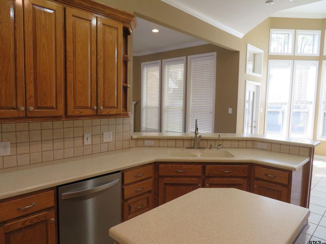 702 W Heritage Dr, House other with 4 bedrooms, 3 bathrooms and null parking in Tyler TX | Image 7