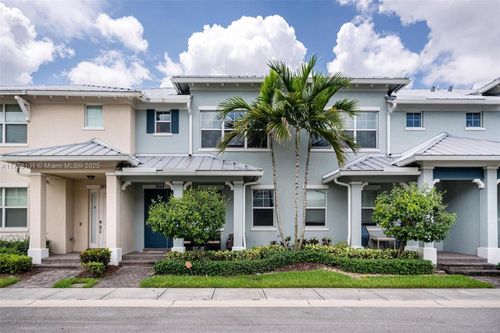 3944 Poinciana Ln, Hollywood, FL, 33021-6866 | Card Image