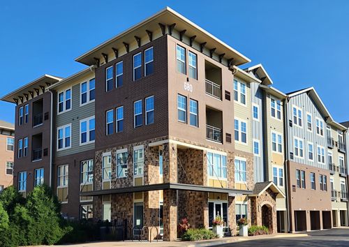 unit-1404-680 E Algonquin Rd, Schaumburg, IL, 60173-3832 | Card Image