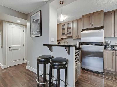 1004 - 733 14 Ave Sw, Condo with 2 bedrooms, 1 bathrooms and 1 parking in Calgary AB | Image 3