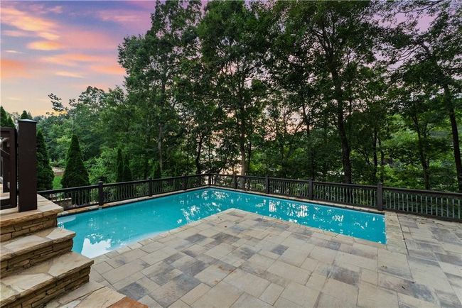 5610 Point West Dr, House other with 6 bedrooms, 7 bathrooms and null parking in Oakwood GA | Image 5