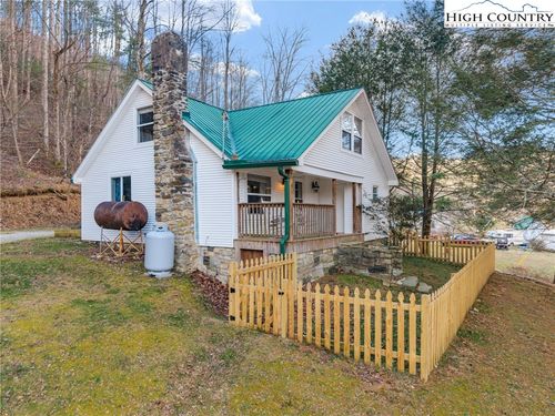 295 Jakes Mountain Rd, Deep Gap, NC, 28618-9652 | Card Image