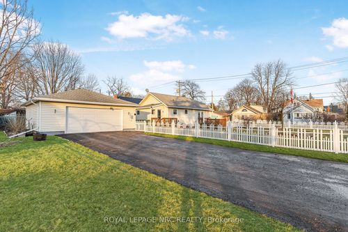 225 Derby Road, Fort Erie, ON, L0S1B0 | Card Image