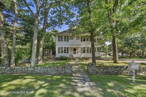 55 Center Ave, Mount Pocono, PA, 18344-1653 | Card Image