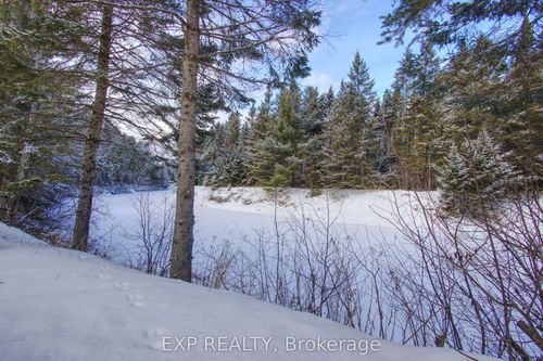 27 Groeger Rd, Huntsville, ON, P1H2J4 | Card Image