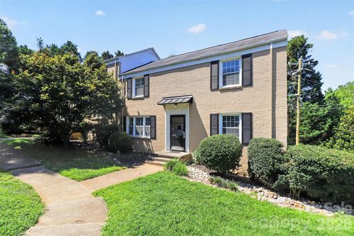 219 Wakefield Dr, Charlotte, NC, 28209-3200 | Card Image