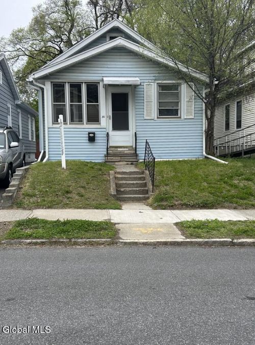 30 Austain Ave, Albany, NY, 12205-3502 | Card Image