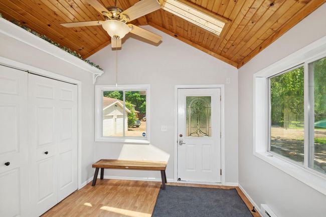 Entry/Foyer | Image 4