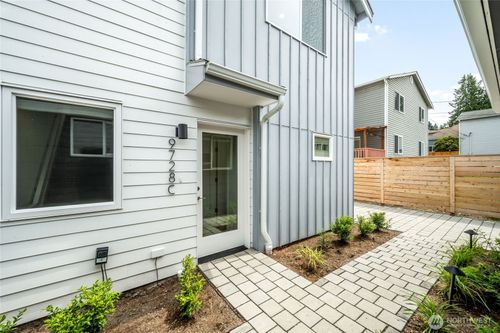 c-9728 57th Ave S, Seattle, WA, 98118-5804 | Card Image