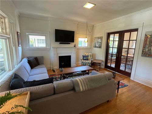945 Harvard St, Rochester, NY, 14610-1711 | Card Image