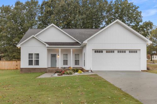 172 Smith Ln, Killen, AL, 35645-5062 | Card Image