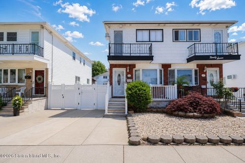 95 S Railroad Avenue, Staten Island, NY, 10305 | Card Image