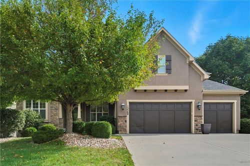 15569 Eby St, Overland Park, KS, 66221-9331 | Card Image