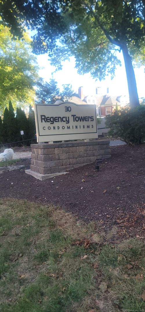 apt-10e-30 Woodland St, Hartford, CT, 06105-2319 | Card Image