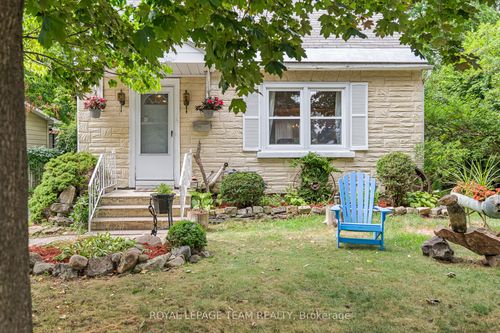 158 Anna Ave, Ottawa, ON, K1Z7V2 | Card Image
