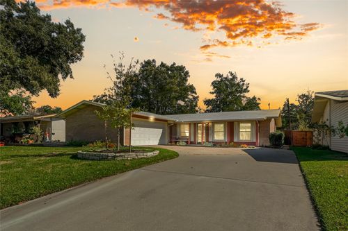 11832 High Valley Dr, Dallas, TX, 75234-7737 | Card Image