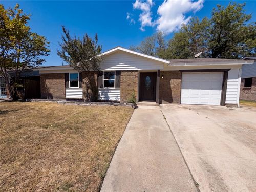 4017 Ambassador Way, Balch Springs, TX, 75180-2907 | Card Image
