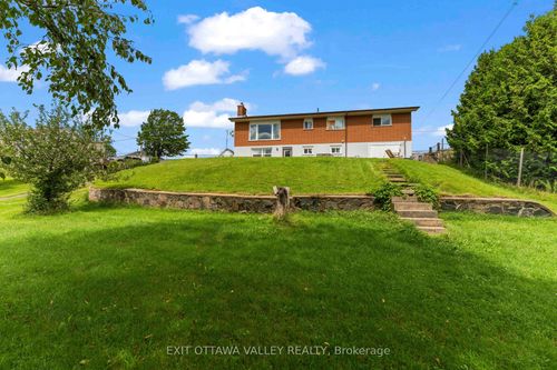 101 Siberia Rd, Barrys Bay, ON, K0J1B0 | Card Image