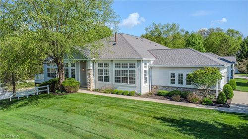 330 Blossom Ln, Chagrin Falls, OH, 44022-5108 | Card Image