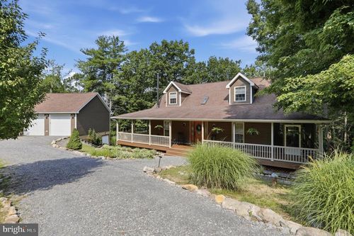 370 Hemlock Ct, PAW PAW, WV, 25434-9047 | Card Image