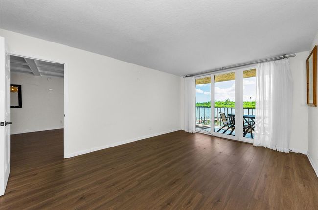 APT-201 - 18201 Gulf Blvd, Condo with 3 bedrooms, 2 bathrooms and null parking in Redington Shores FL | Image 8