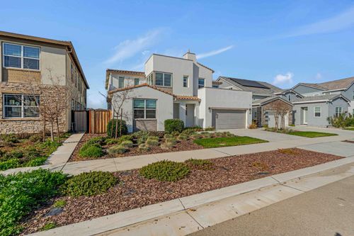 3267 Talbot Dr, Lathrop, CA, 95330-9831 | Card Image