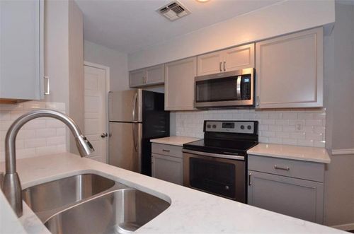 apt-15-2906 West Ave, Austin, TX, 78705-3523 | Card Image