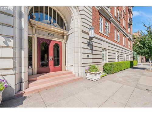 408-2015 Nw Flanders St, Portland, OR, 97209-1154 | Card Image