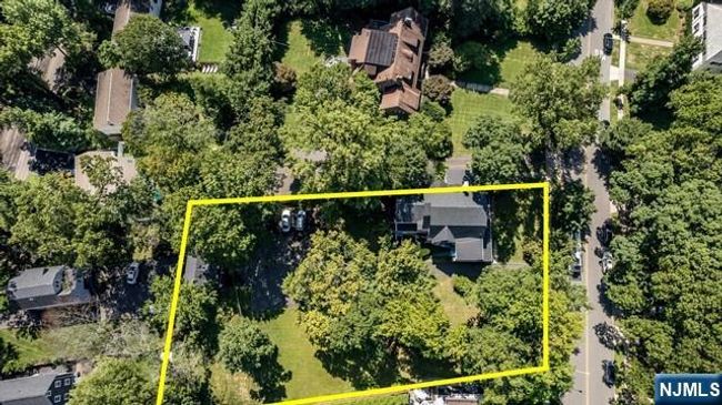 163 Park St, Home with 10 bedrooms, 1 bathrooms and null parking in Montclair NJ | Image 8