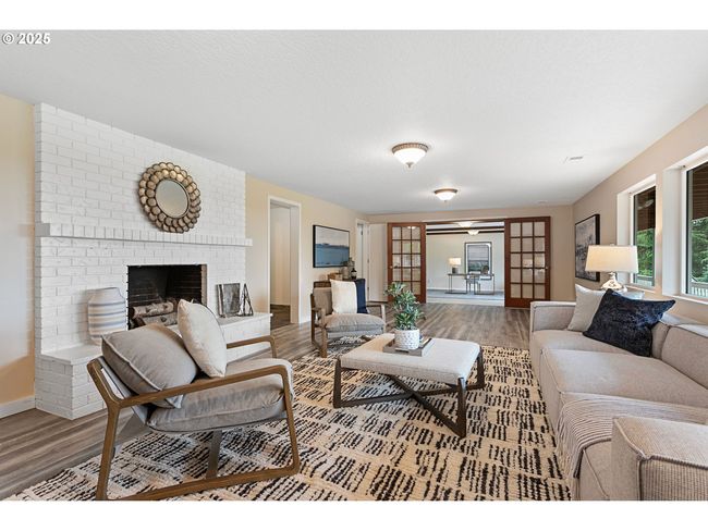 Family Room-Lower | Image 32