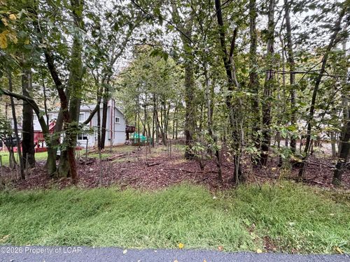 5328 Ledgewood Dr, Tobyhanna, PA, 18466-3160 | Card Image