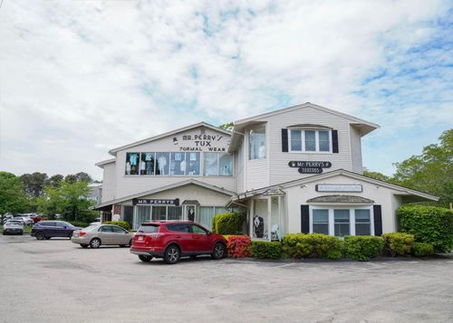 340 North St, Hyannis, MA, 02601-5124 | Card Image