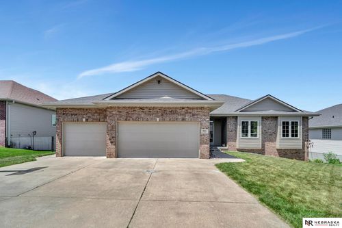 905 Chicory Ln, Hickman, NE, 68372-9512 | Card Image