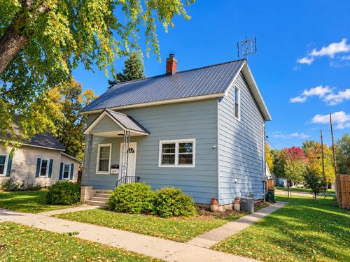 1314 Tainter Street Ne, Menomonie, WI, 54751 | Card Image