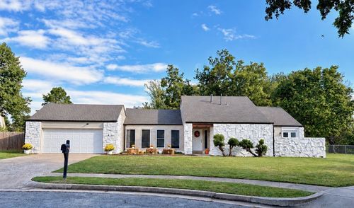 10019 E 39th Pl, Tulsa, OK, 74146-2414 | Card Image